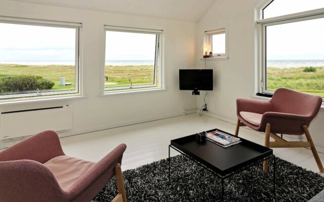 Spacious Apartment for 6 in Hadsund
