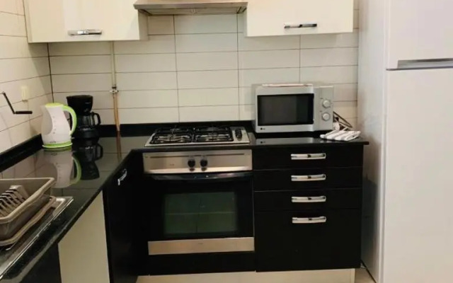 The Perfect Flat, Lac 2, Tunis