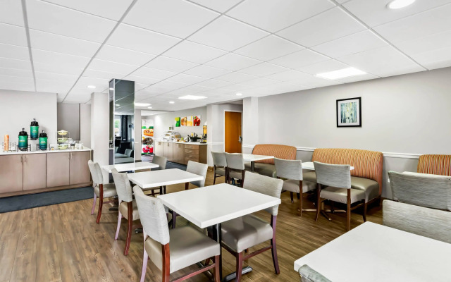 Quality Inn & Suites I-81 Exit 7