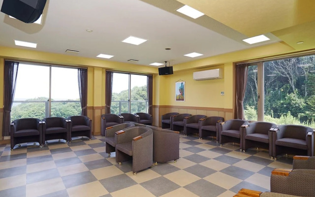 Tobi Hostel and Apartments