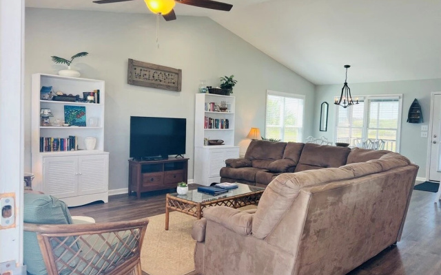 Just Breeze 'N - 4 Br Home