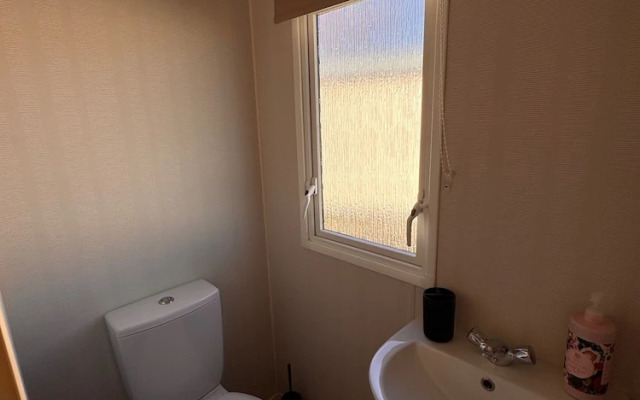 3 Bedroom, Side Gated Decking, Wifi, Pets Welcome