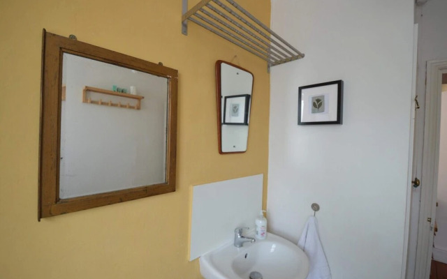 2 Bedroom Home in Gloucester Road