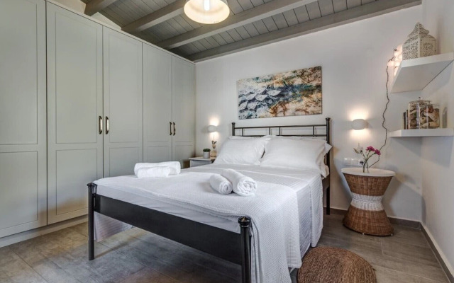 Barbati Luxury House by Cofuescapes