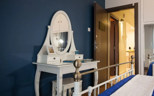 Gold and Blue Luxurious Apartment