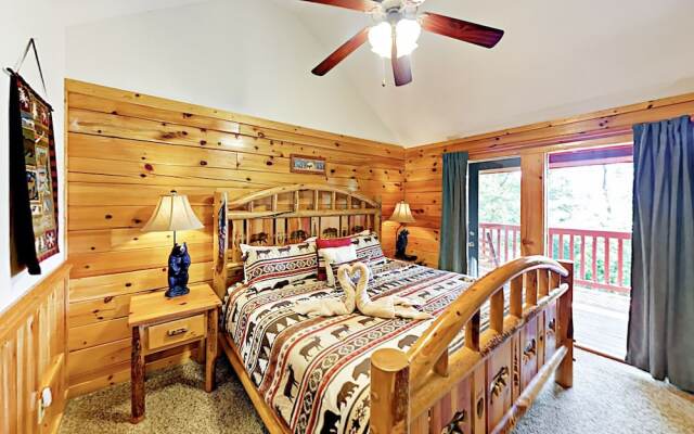 Black Bear Falls Cabin 2 Bedrooms 2 Bathrooms Cabin