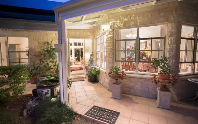 Noosa Valley Manor B&B Retreat