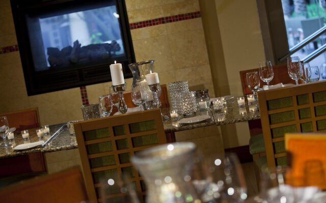 Renaissance® Phoenix Glendale Hotel & Conference Center