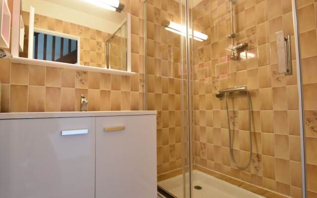 Cozy Holiday Home in Saint-Germain-sur-Ay with garden