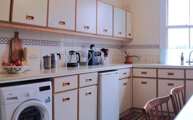 Cosy 1 Bed Flat Hideout in North London