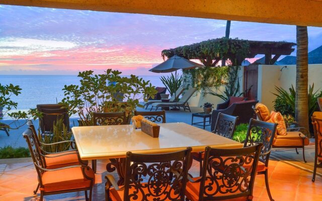 Opulent Medano Beachfront Villa W/beach Club Access: Hacienda Villa 11