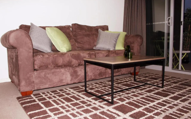 Tranquil, Relaxing Forrest Style Apartment - Braddon CBD
