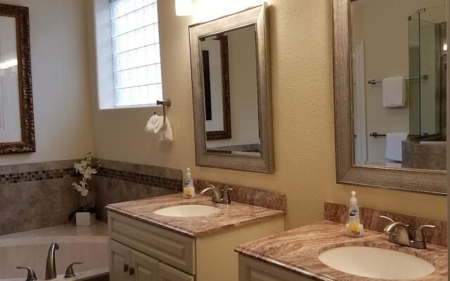 High Tide 7 Bedroom Apartment by BnD