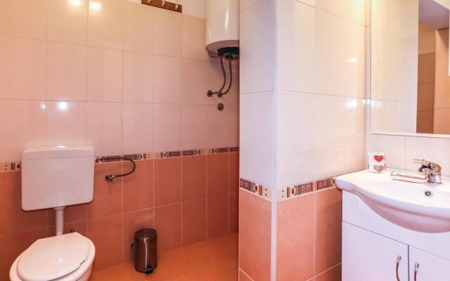 Nice Home in Solin With Wifi and 2 Bedrooms