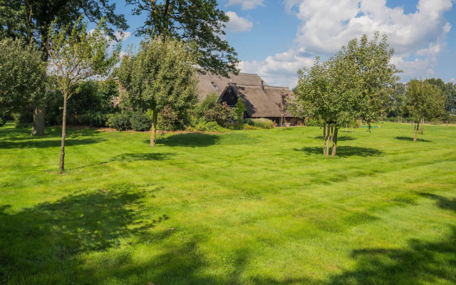 Grandeur Farmhouse in Dwingeloo at a National Park