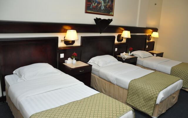 Claridge Hotel