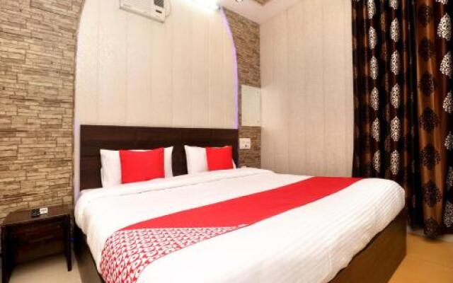 OYO 28162 Hotel Prince