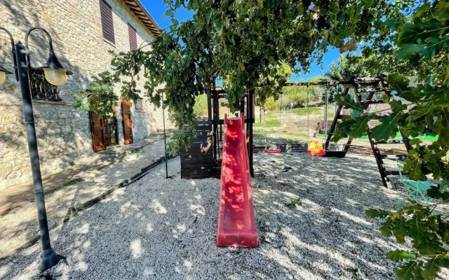 Detached Villa - Sleeps 10 - Pool - Pergola - Playground for Children - Wifi