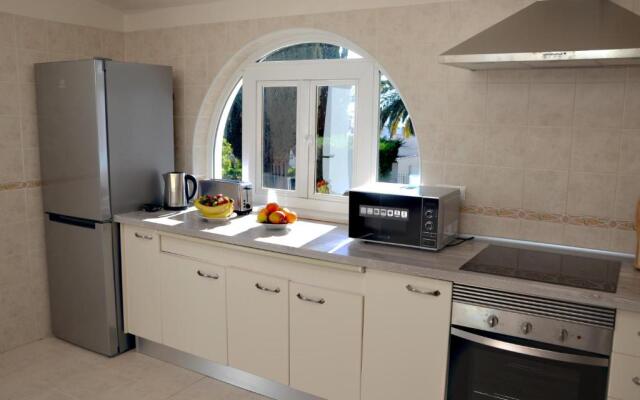 Villa on the Beach by GalanteVasques