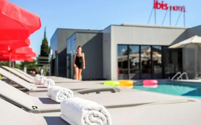 Ibis Orange Centre Échangeur A7 A9