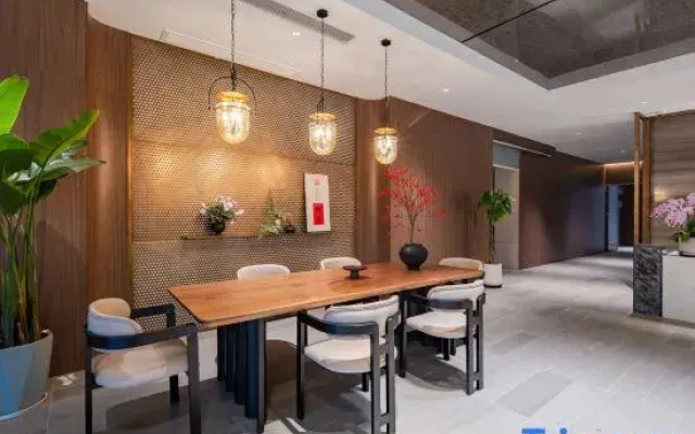 Yangzhou Slender West Lake Garden Hotel