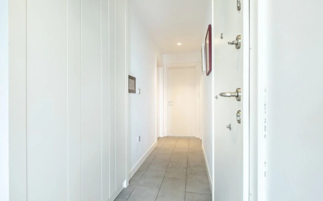 Chic Flat Near Public Transportation in Goztepe