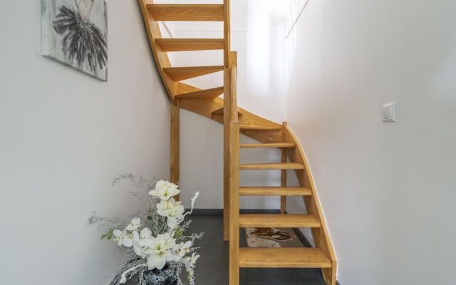 Attractive Holiday Home in Cessenon-sur-orb With Terrace