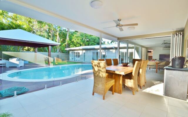 Lamu at Palm Cove