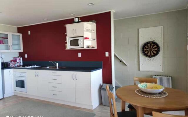 Hosts on the Coast Paradise on Pipi