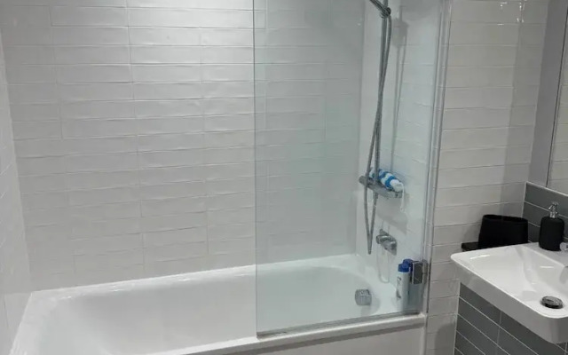 Cozy 1 bed Apartmrnt Luton Airport