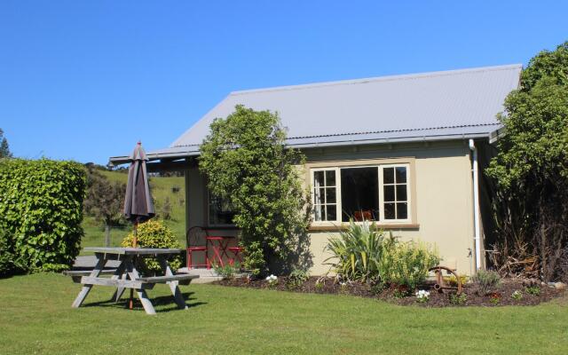 Blue Thistle Cottages