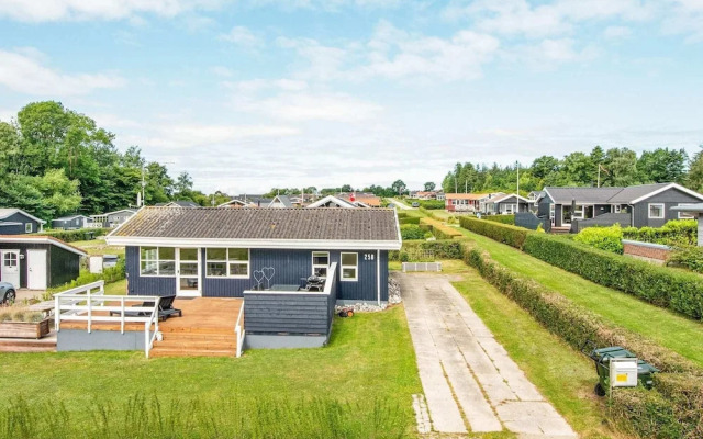 Vibrant Holiday Home in Juelsminde near Sea