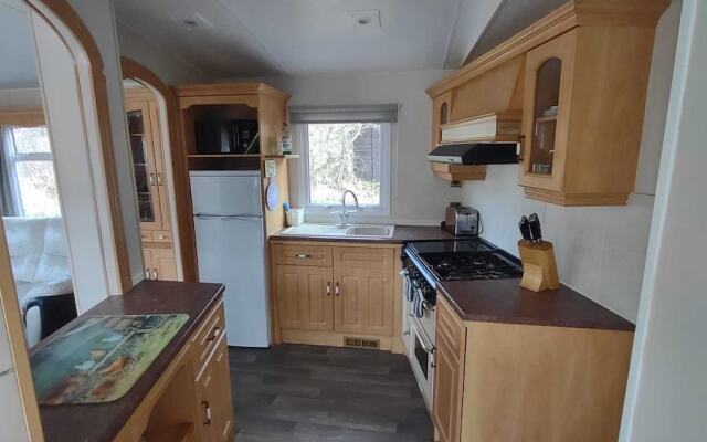 Charming 3-bed Caravan Cymtydu