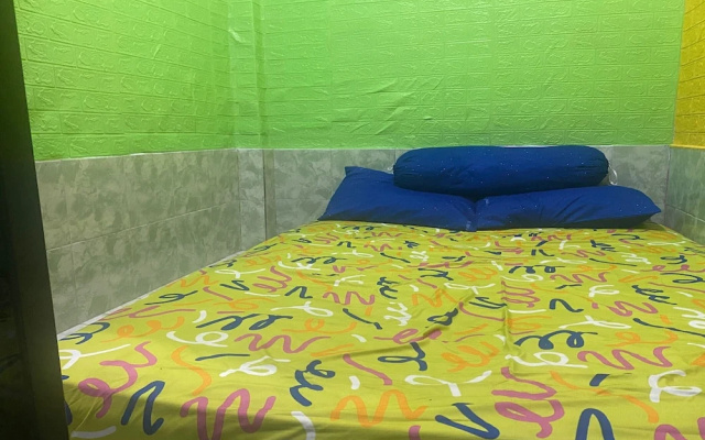 OYO Life 93401 Kos Putri Alamanda Syariah