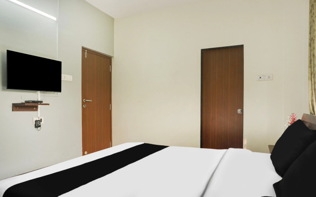 OYO Flagship 81602 Hotel Mv Galaxy