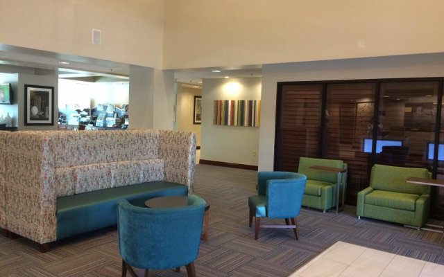 Holiday Inn Express & Suites Mobile West I-10, an IHG Hotel