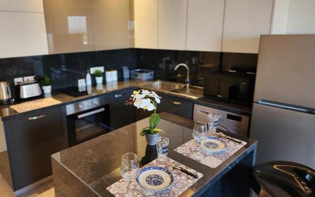 Merab Holidays Apartment Sunorama Beach Gardens 402