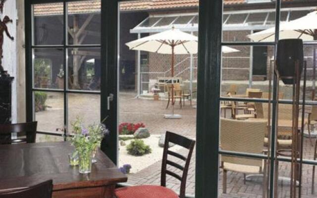 Lindenhof Gästehaus & Hofcafe