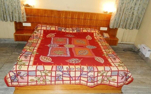 Hotel Yamini