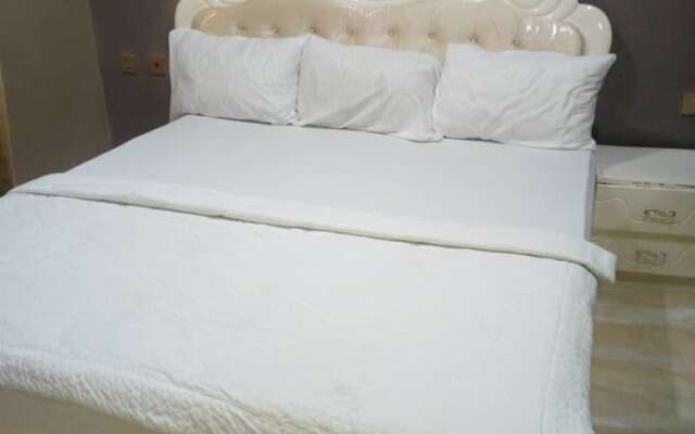 Golden Dreams Hotels and Suites Owerri