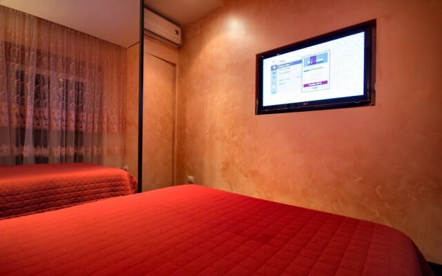 Home Holiday Magenta