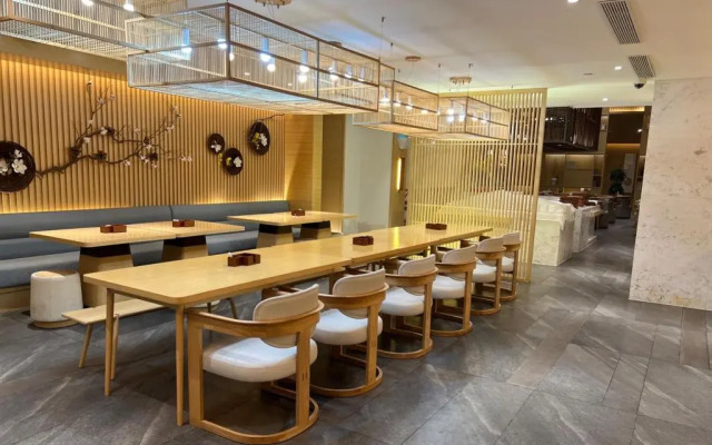 Home Inn Selected (Shanghai Lujiazui, Expo Center)