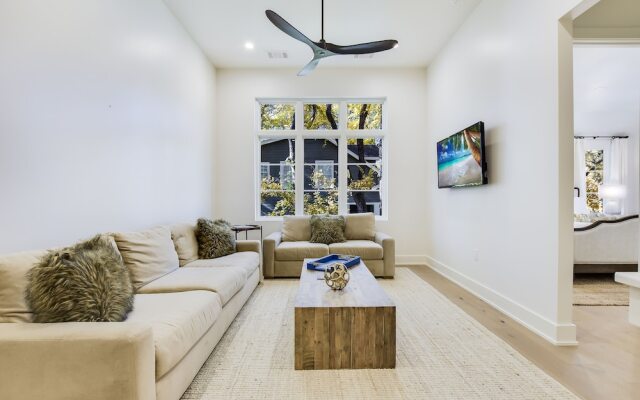 The Arrive Clarksville Retreat - 6 Br Home