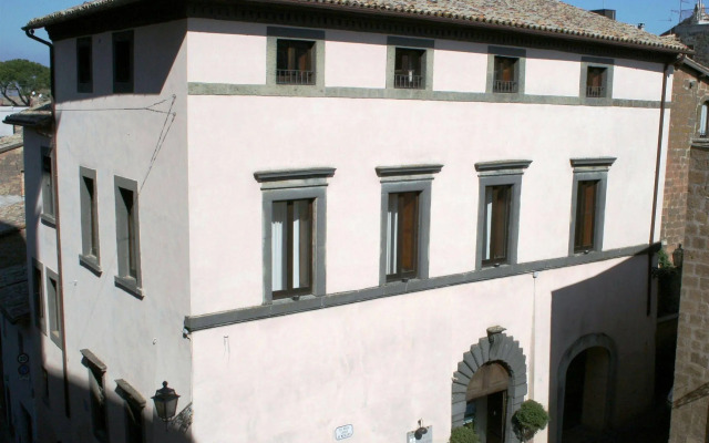 Palazzo Piccolomini