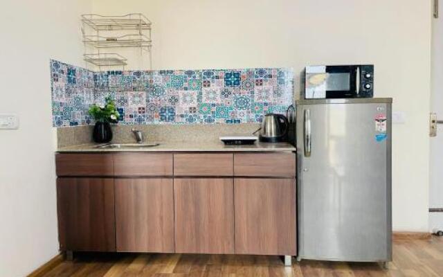 Bluo Sohna Road - Balcony Garden Gym