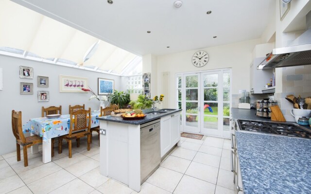 Gorgeous Modern 5BR Family Home