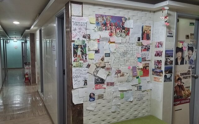 Girls Generation Hostel