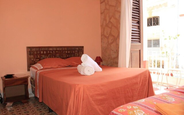 Colonial Hostel House in Havana's heart