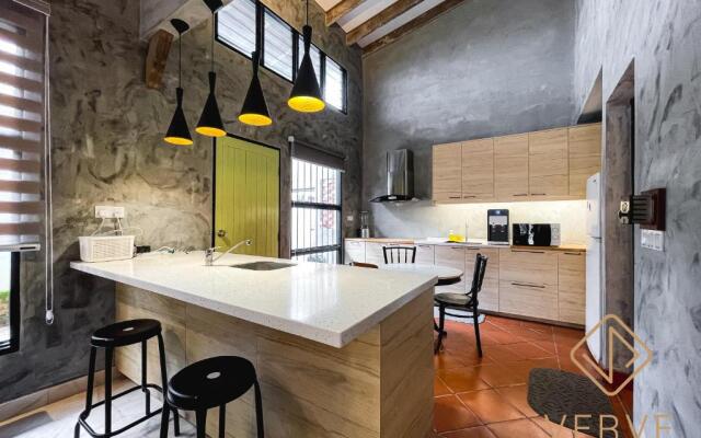 R Private Club House By Verve (14 Pax) EECH 72