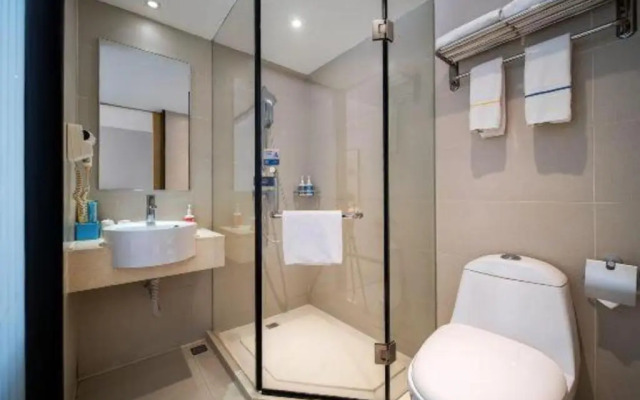 Home Inn Wuhan Hankou Railway Station Square